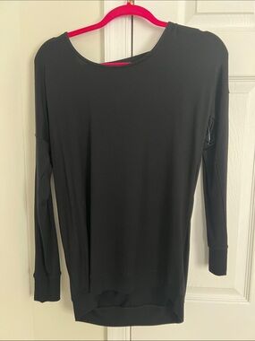 Athleta Black Long-Sleeve Crewneck Top